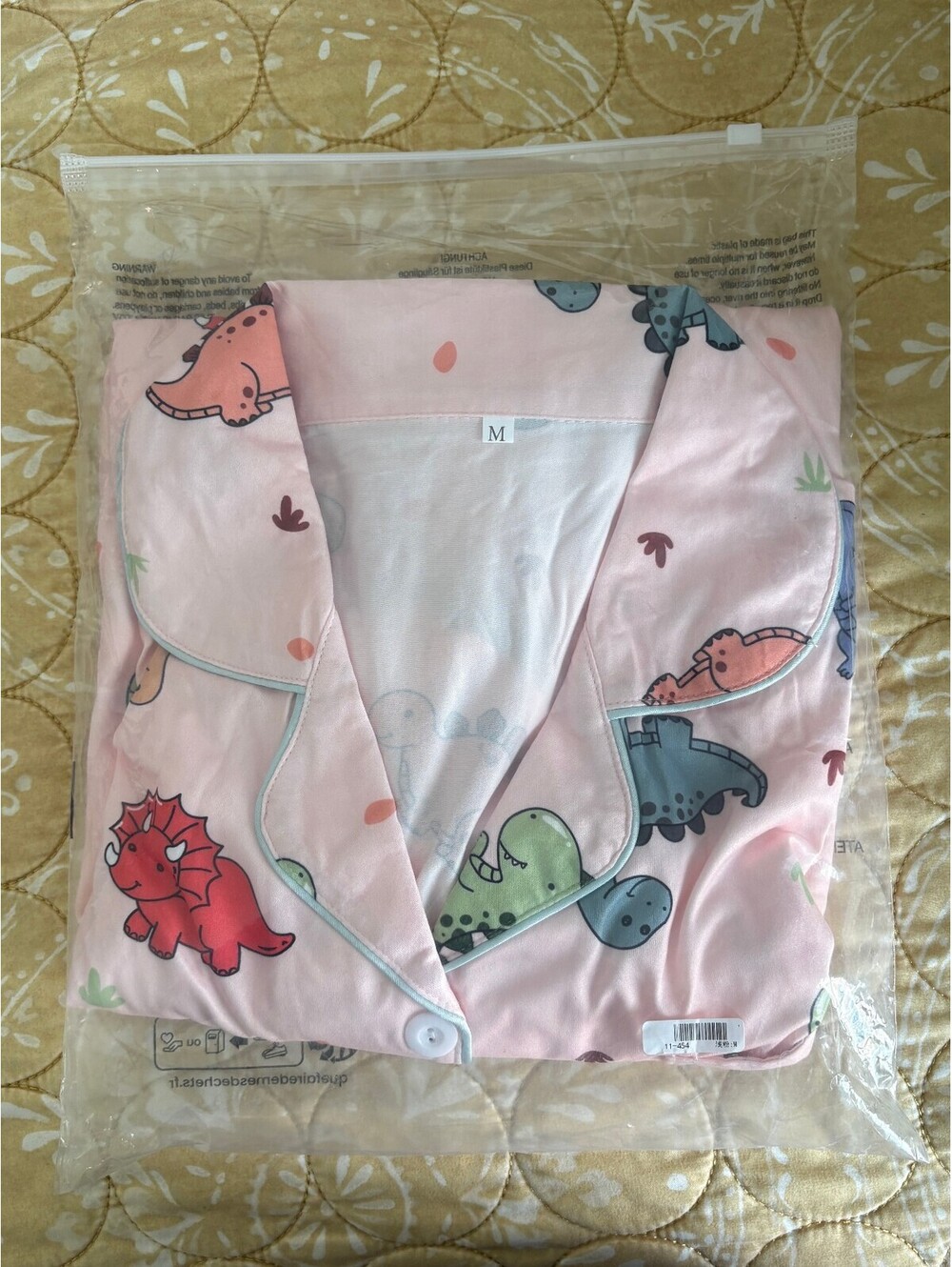 pijama mujer, pijama talla M,, set camisa y short, pijama estampado moños,